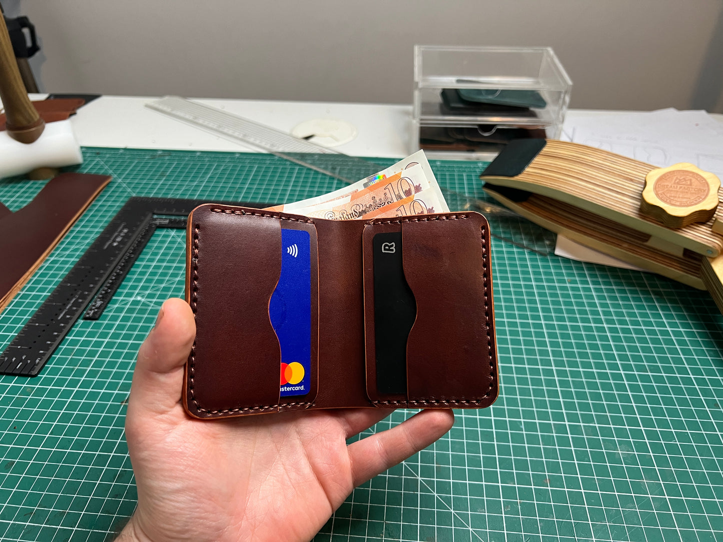 Bi-fold Test Carry